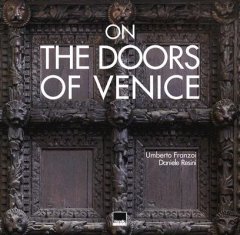 Sulle porte di Venezia . On the doors of Venice .